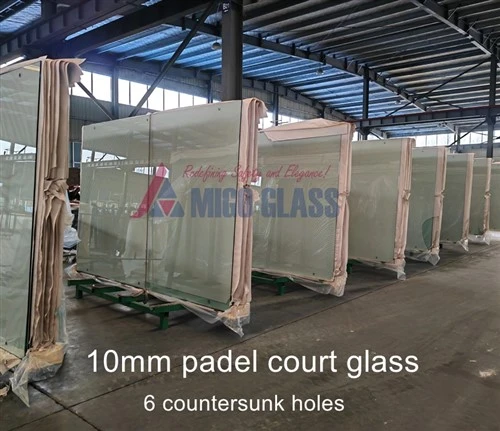 Gloine Cúirt Padel
