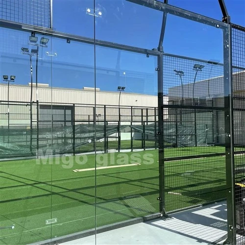 Fál Gloine Trédhearcach Cúirte Padel
