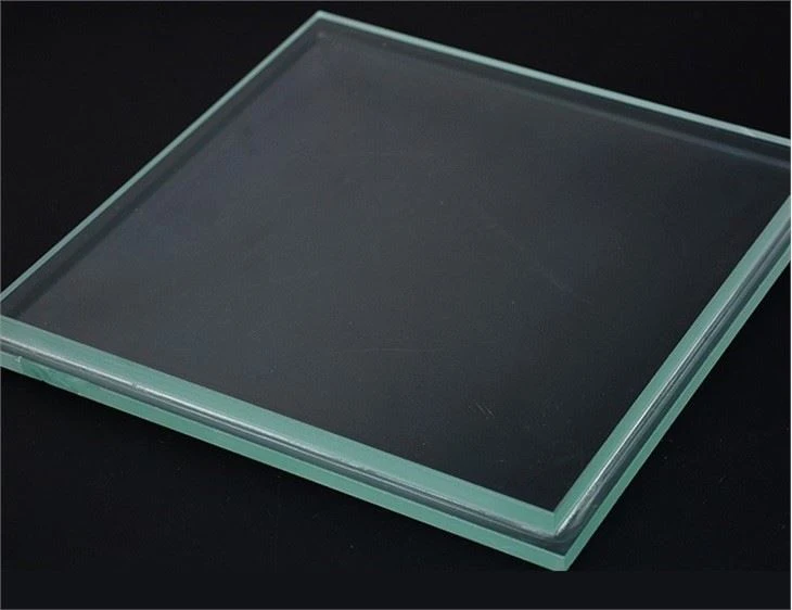 Custom laminated glass for glass balustrade systems Custom laminated glass for glass balustrade systems