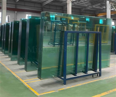 glass for padel court design